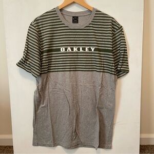 Oakley t-shirt